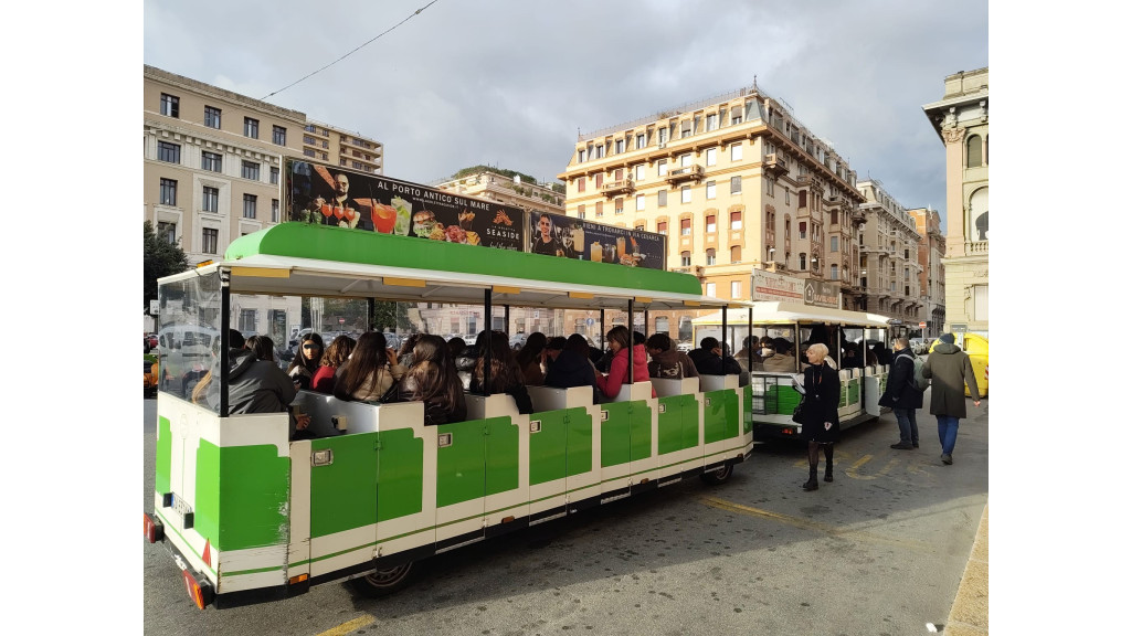 Studenti e studentesse accompagnati sui luoghi della memoria