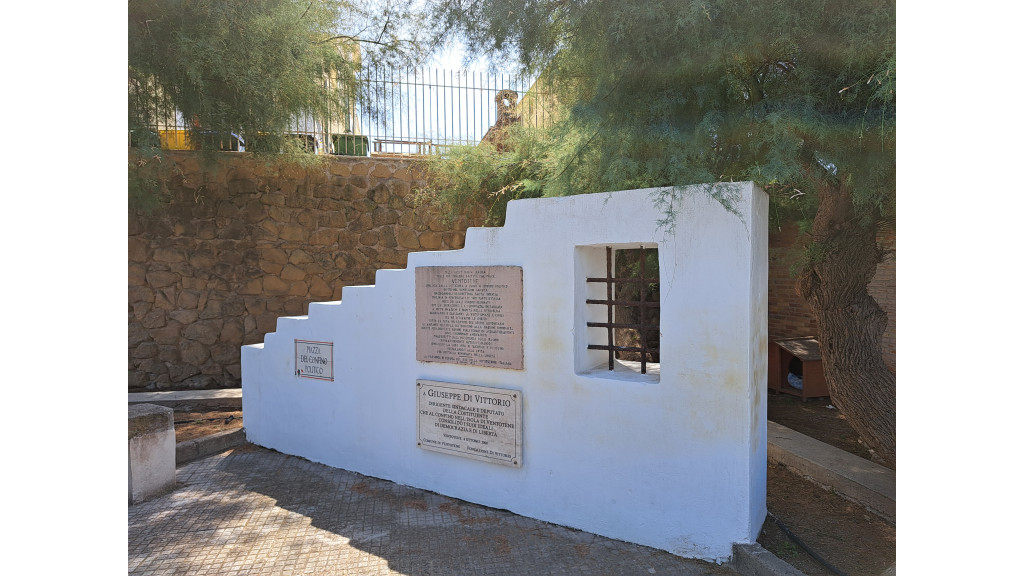 Il monumento ai confinati a Ventotene