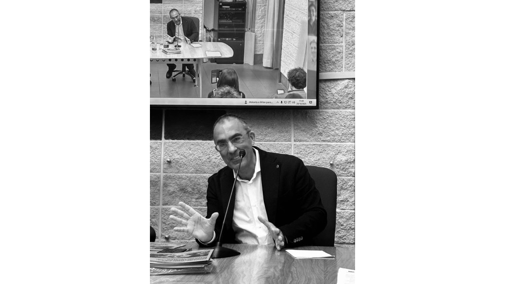 Gli interventi e la sala della riunione